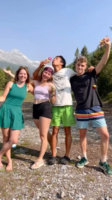 🛹🌄Skate-Climb-Roadtrip French Alps 2025🏞️🚐
.
.
@berghaeschenbaden 
@longboardlove_original 
@samuel.schirra 
@julius10k 
@h.ermine 
@annamirl.lena 
@hannah._konrad_ 
@hedvigoljeqvist 
@marie.jamro 
@jamescveale 
@mikromaschin 
@molineromarvin 
@pan_diemer 
@lpyt_ 
@ronnyrollbrett 
@jetteschoenefeld 
@gerrit_geiger 
@jo00osh 
.
.
#freiburgfreeridecrew #berghäschenbaden #skatetrip #frenchalps #sunrise #earlybird #downhillskateboarding #downhillongboarding